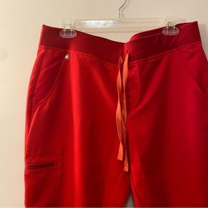 Figs | pop red | Zamora joggers | large petite